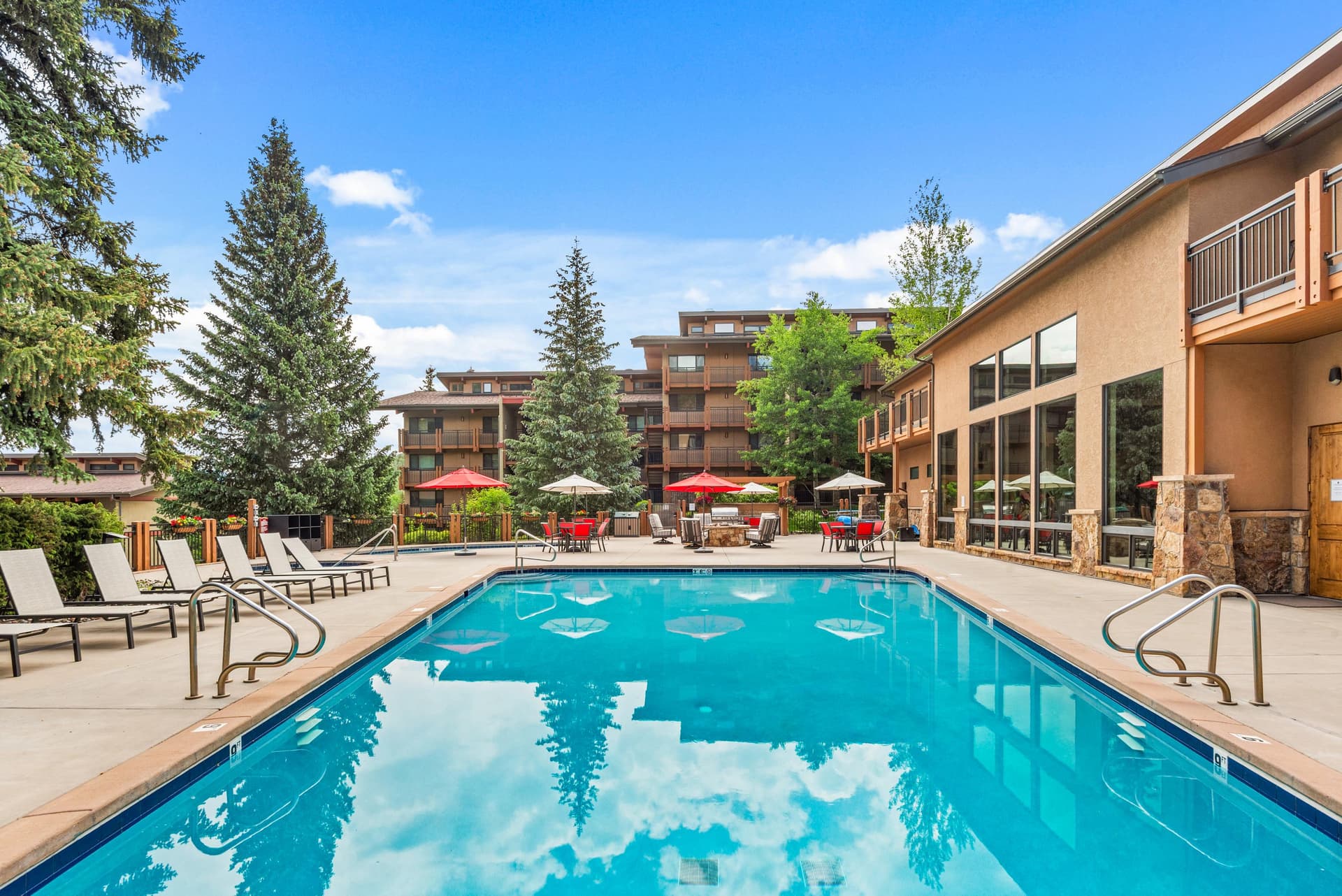 Stonebridge Condominiums