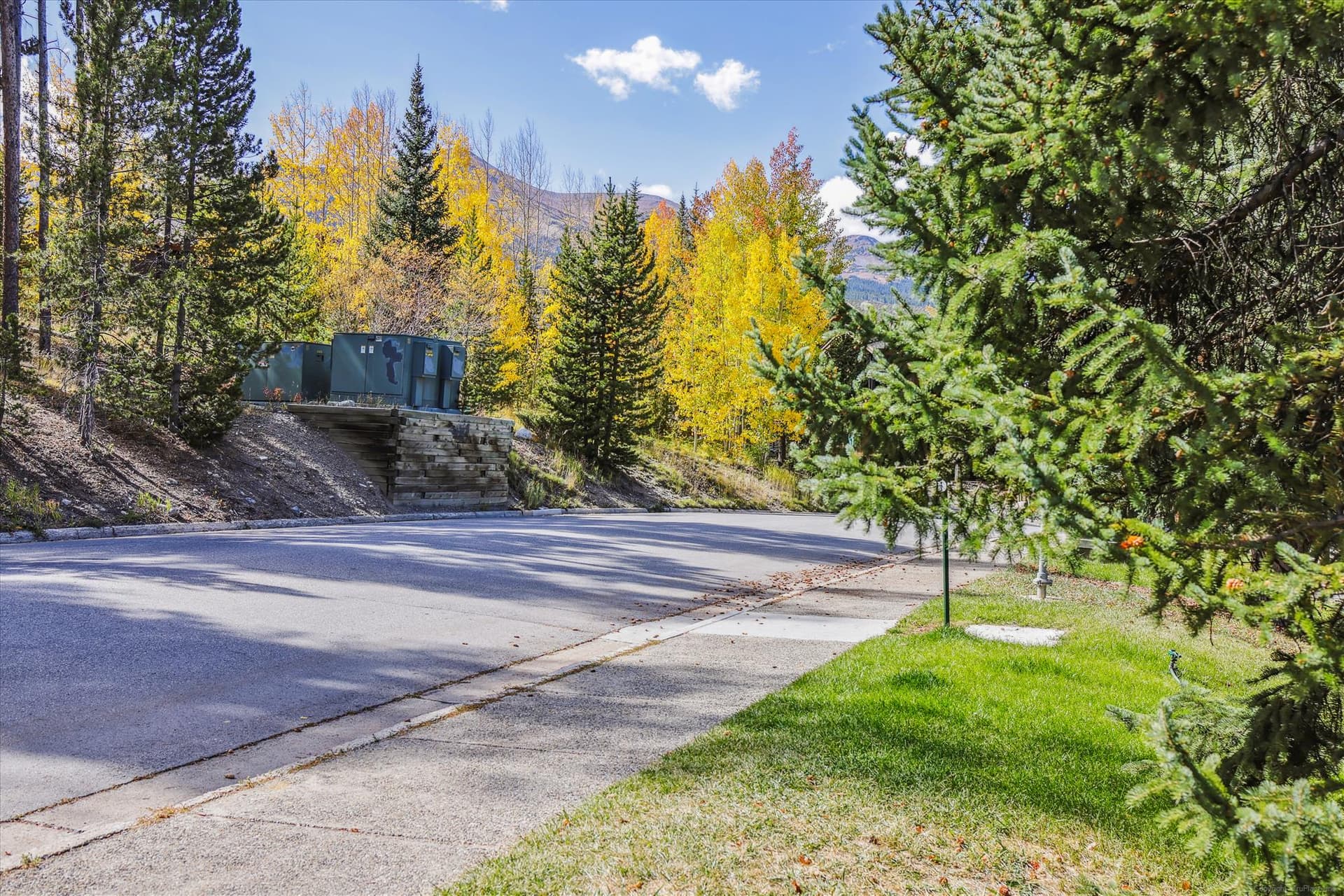 Exterior, Atrium 003, Breckenridge Vacation Rental