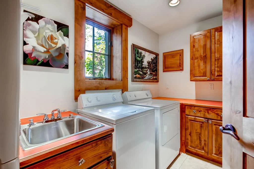 Laundry - Hatari Lodge - Breckenridge Vacation Rental