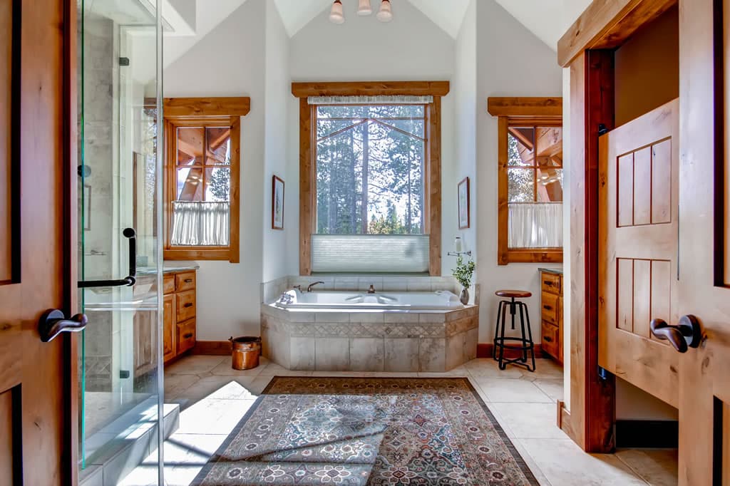 Bathroom - Hatari Lodge - Breckenridge Vacation Rental