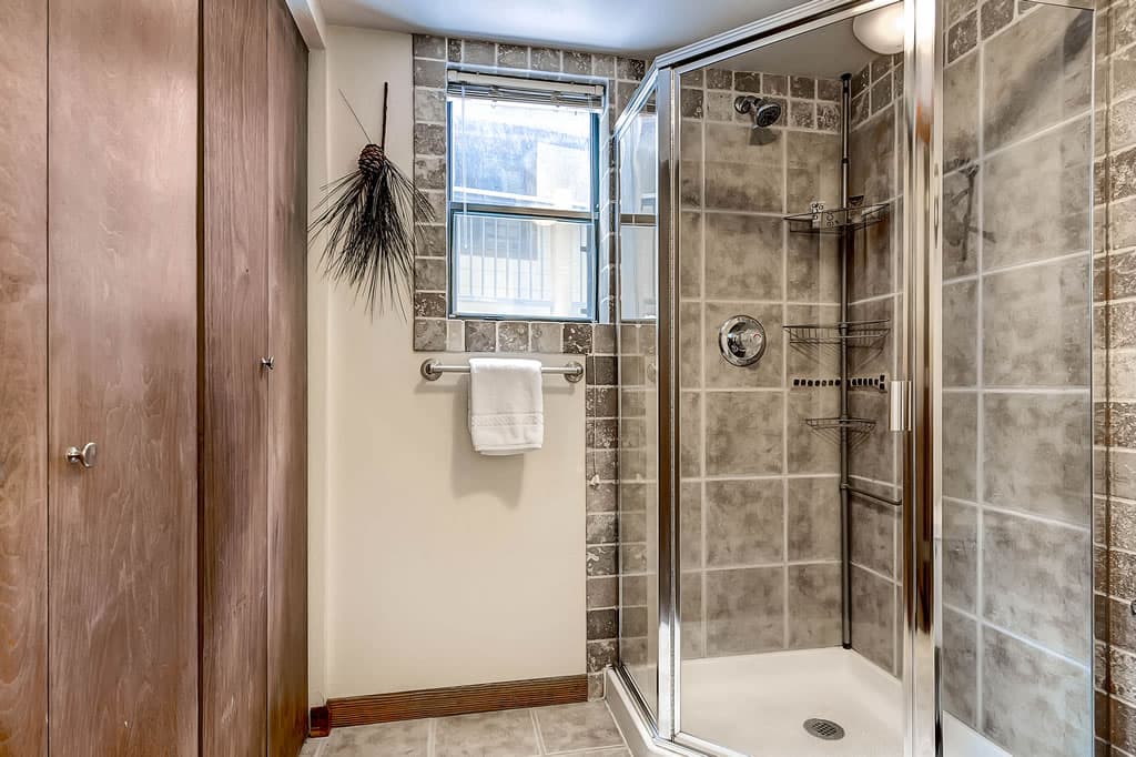 Bathroom - Park Place 101C - Breckenridge Vacation Rental
