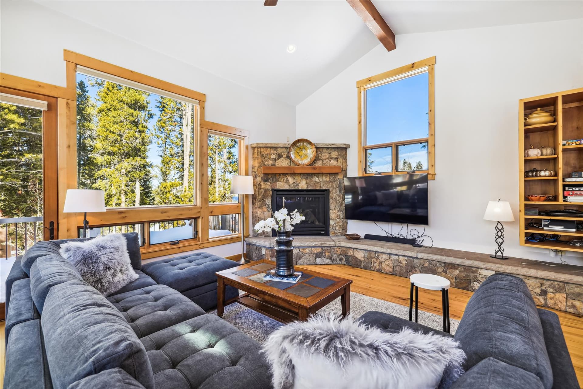 Living Area - Lone Hand Lodge - Breckenridge Vacation Rental