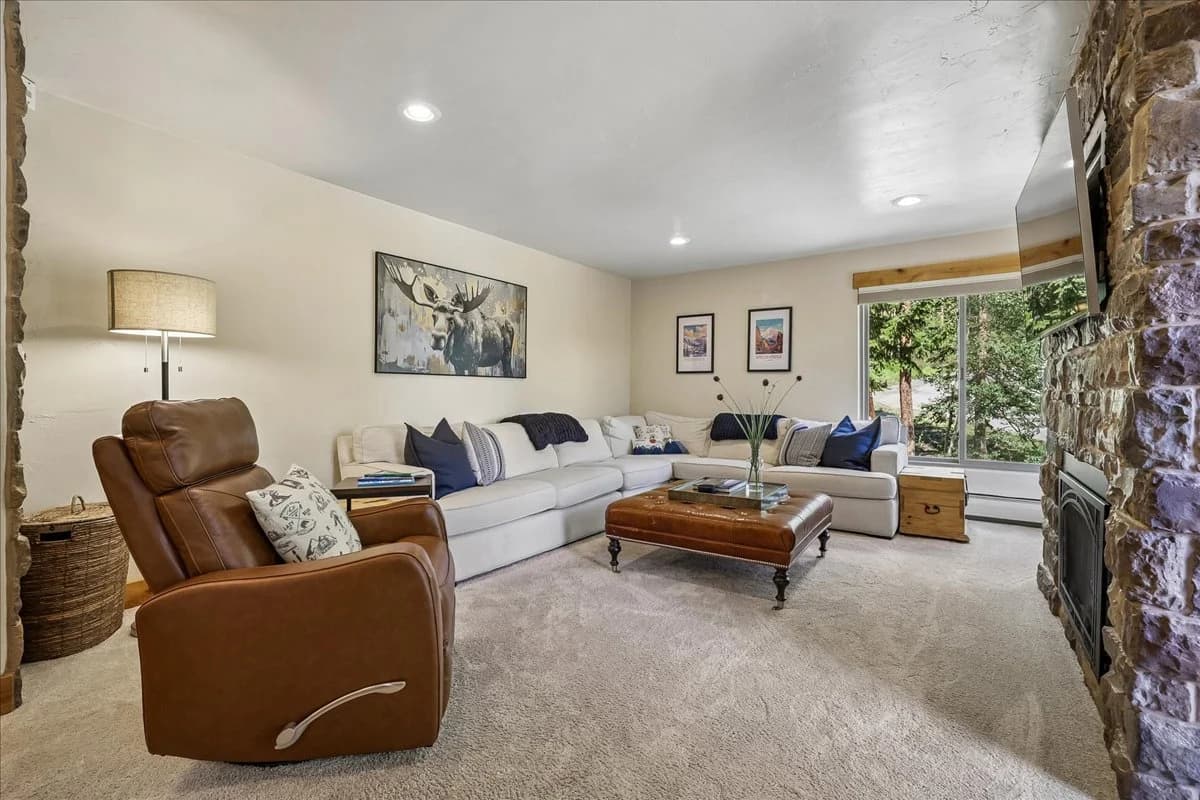 Living Area - Ski Watch 329 - Breckenridge Vacation Rental