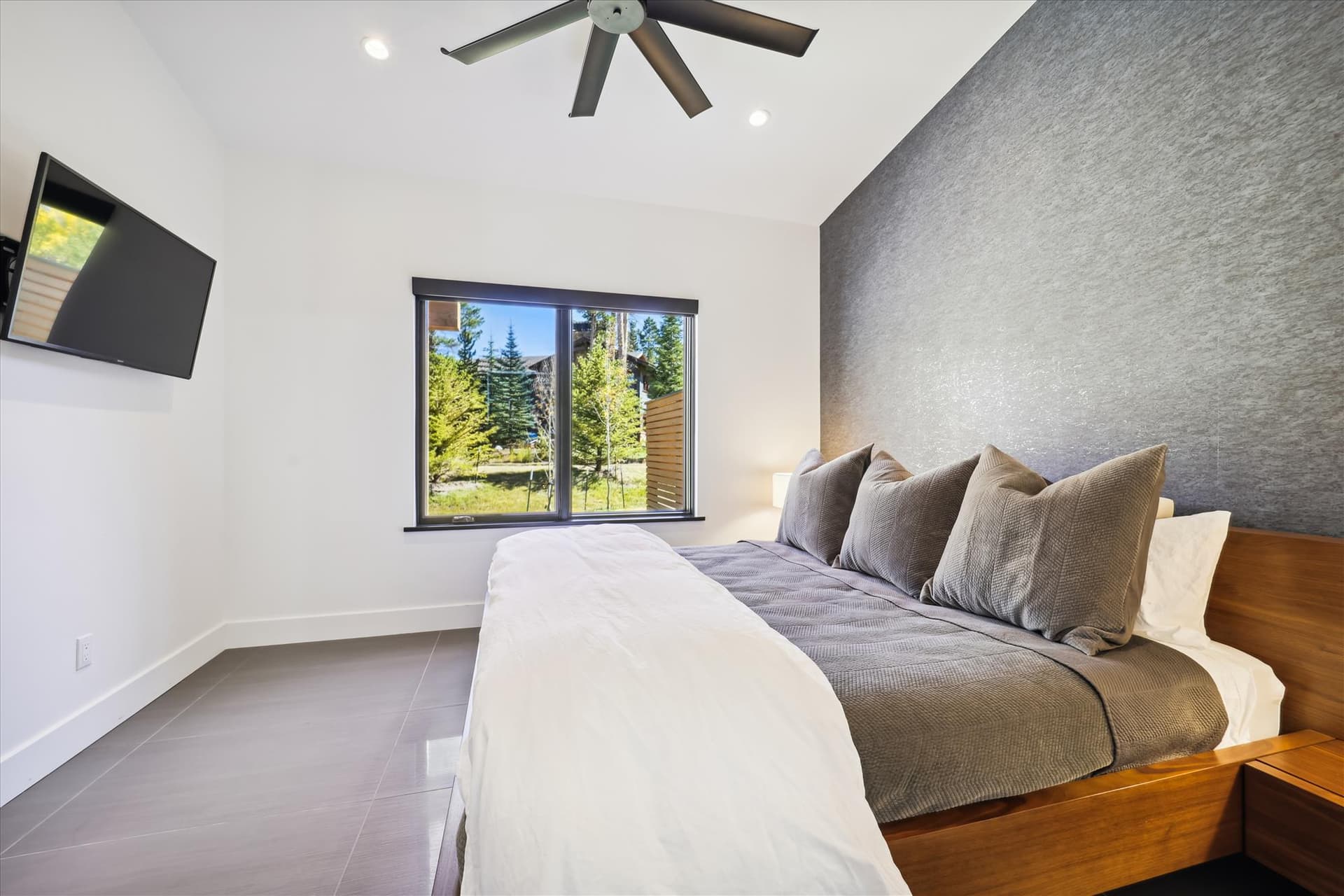 Bedroom - Outside The Bubble - Breckenridge Vacation Rental