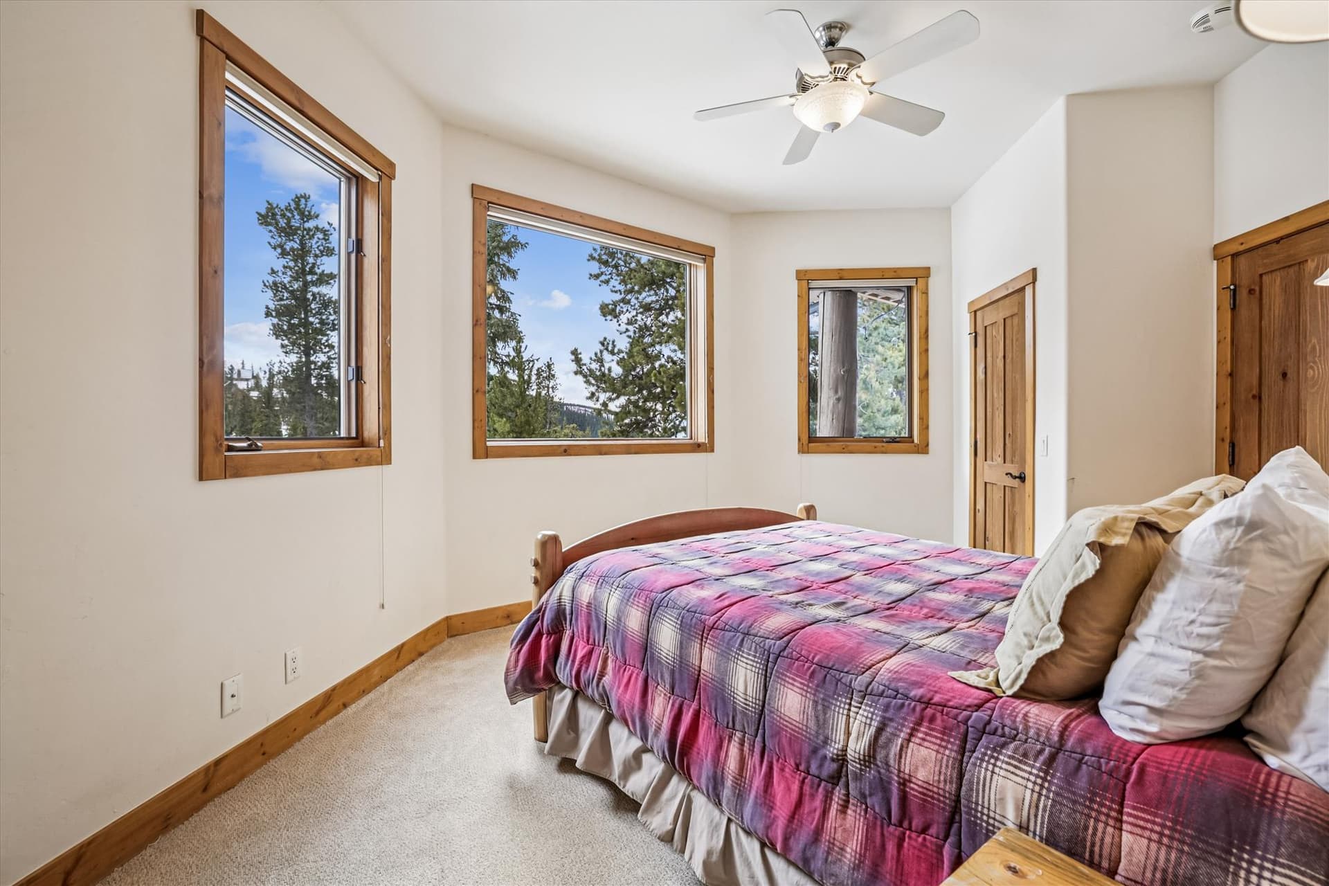 Bedroom - Dunkin Hill Lodge - Breckenridge Vacation Rental