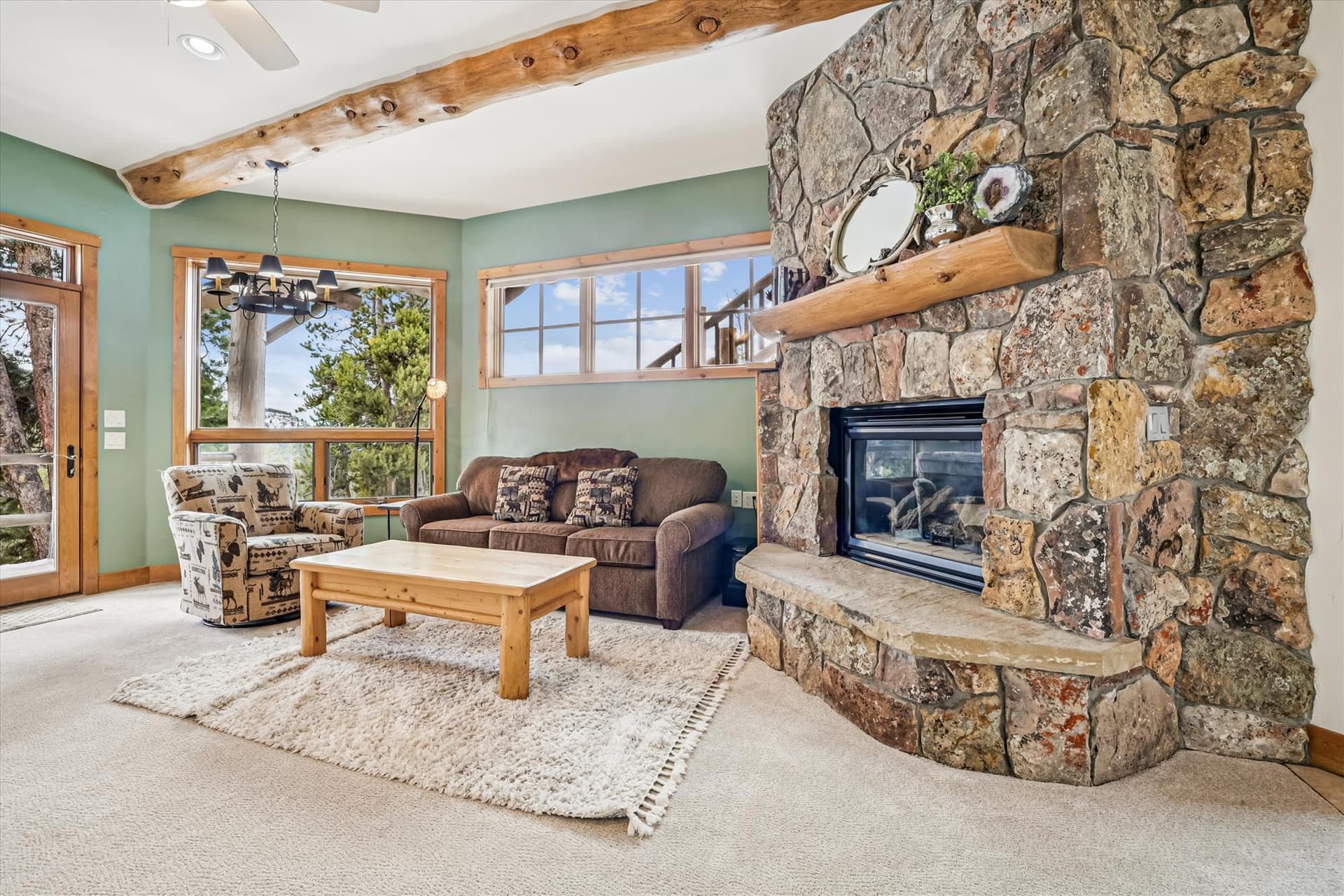 Living Area - Dunkin Hill Lodge - Breckenridge Vacation Rental