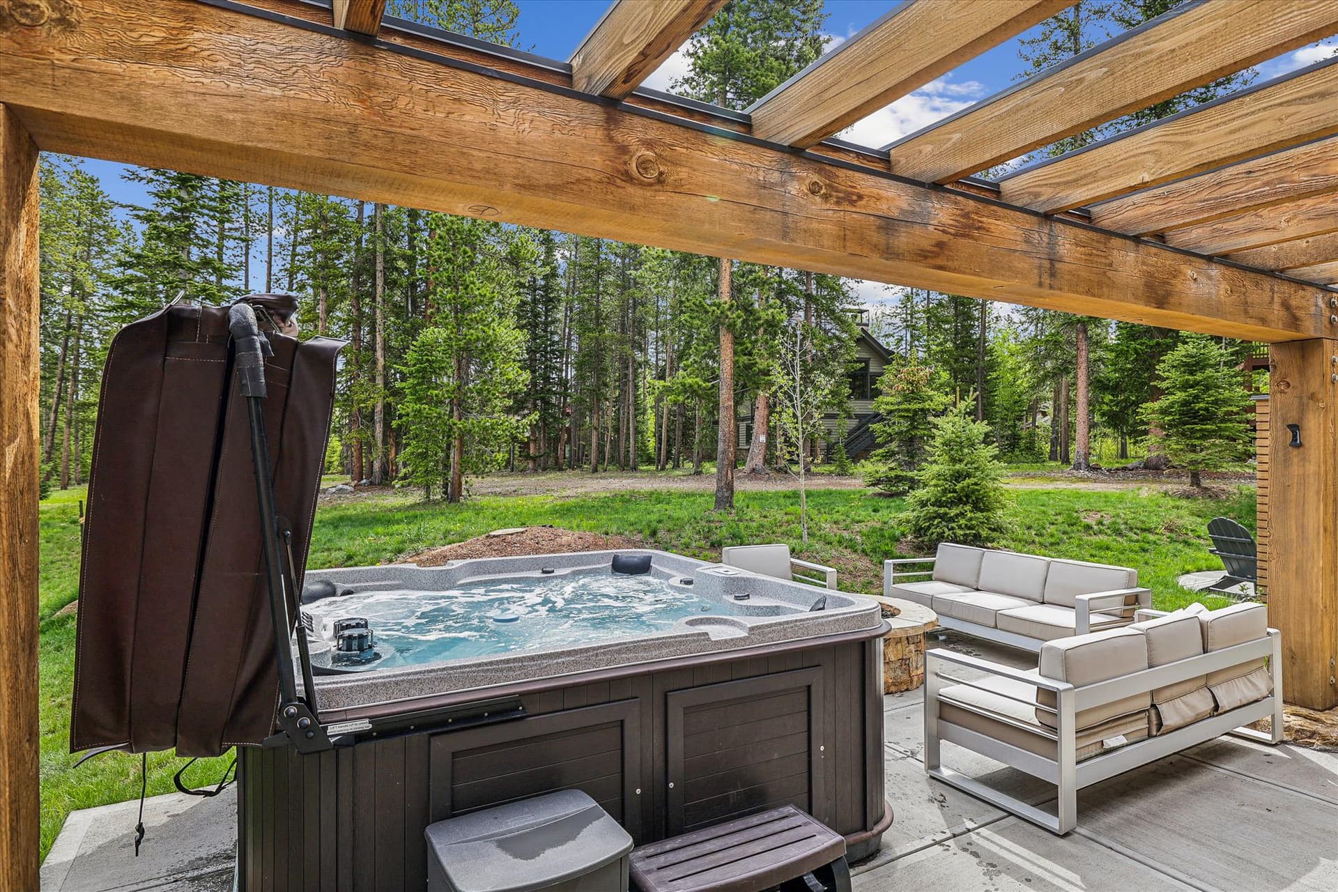 Hot Tub/Patio - Chateau Breck - Breckenridge Vacation Rental