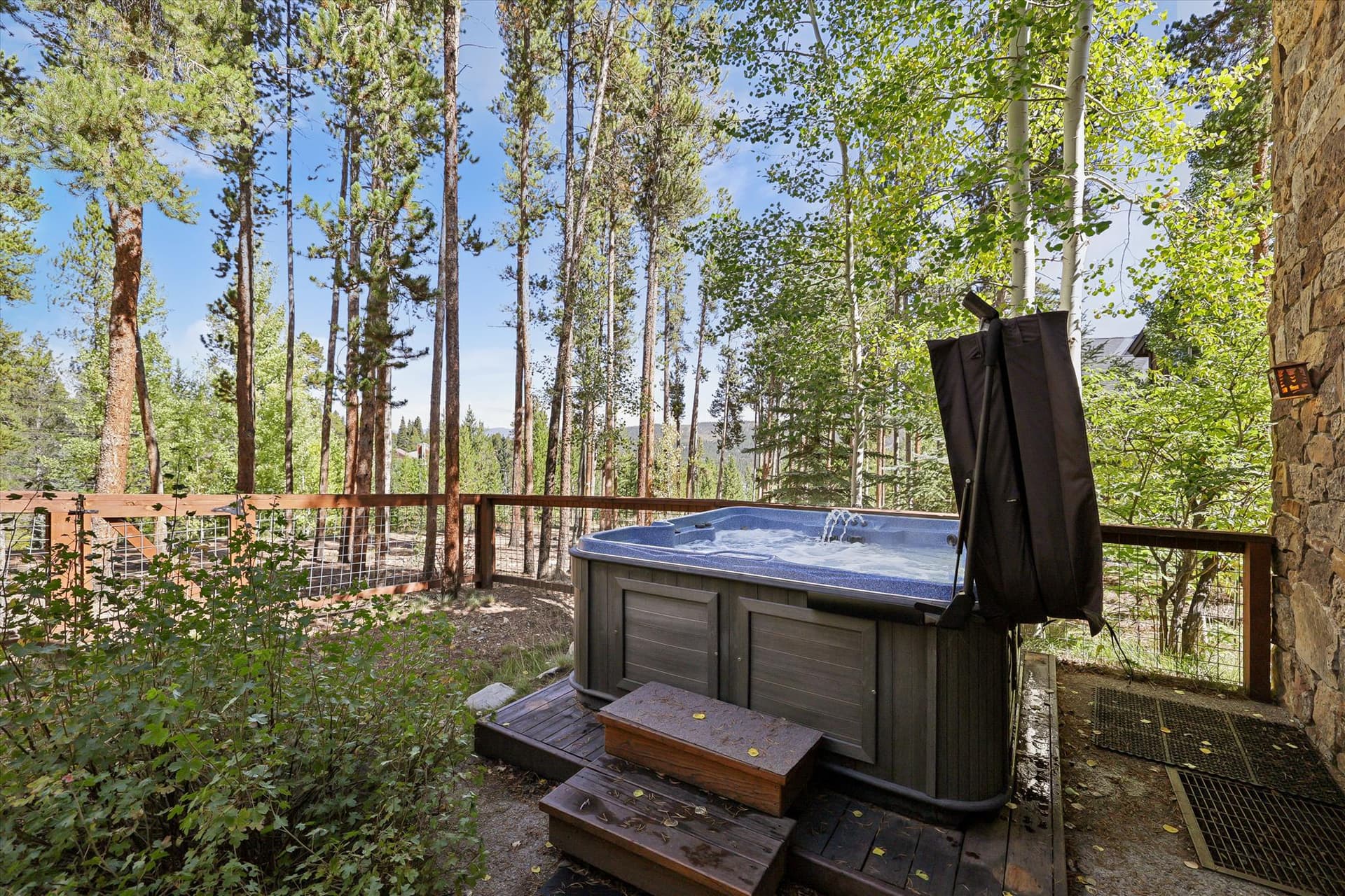 Hot Tub - Ski Inn - Breckenridge Vacation Rental