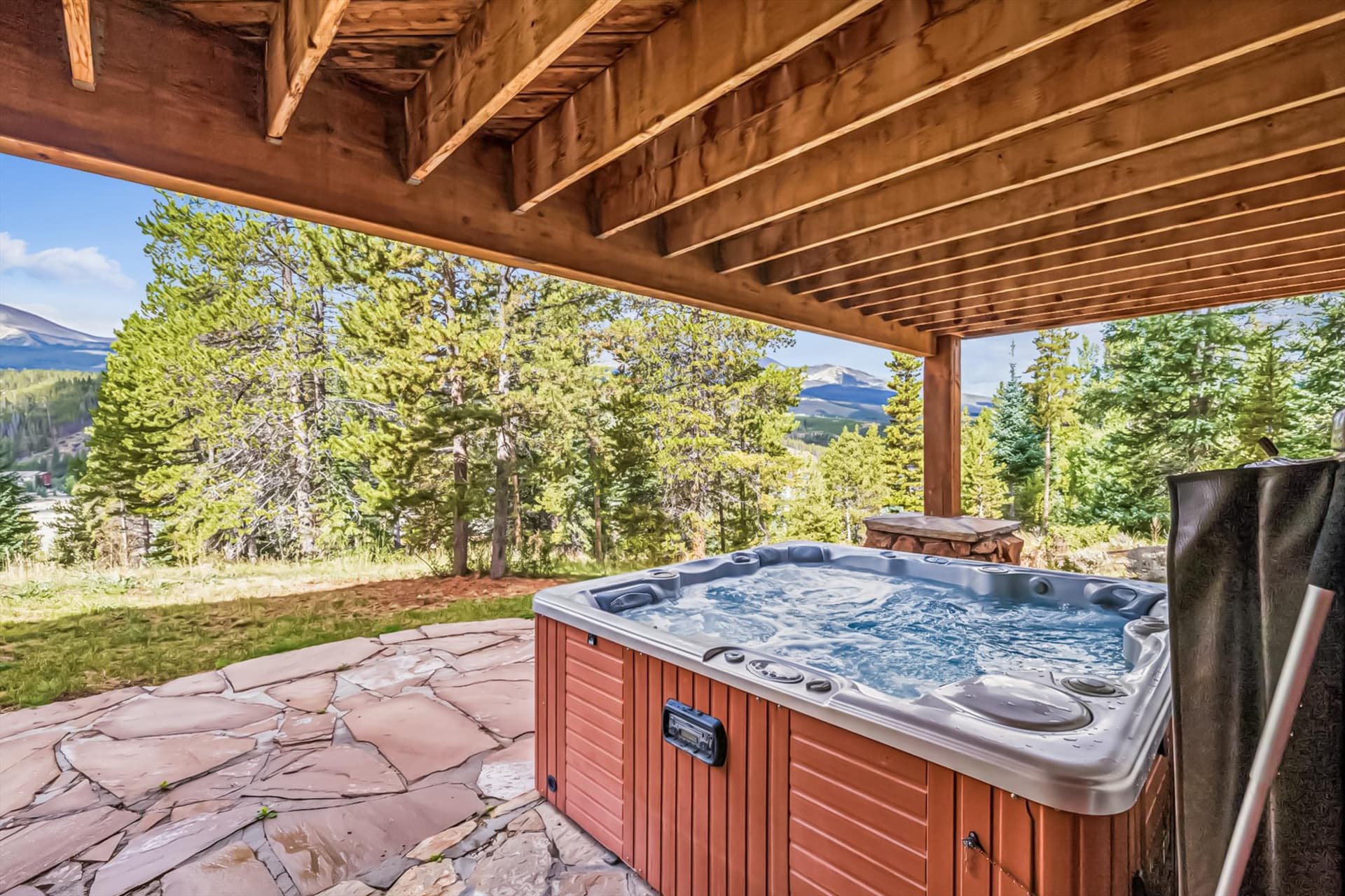 Hot Tub - Little Bear Lodge - Breckenridge Vacation Rental
