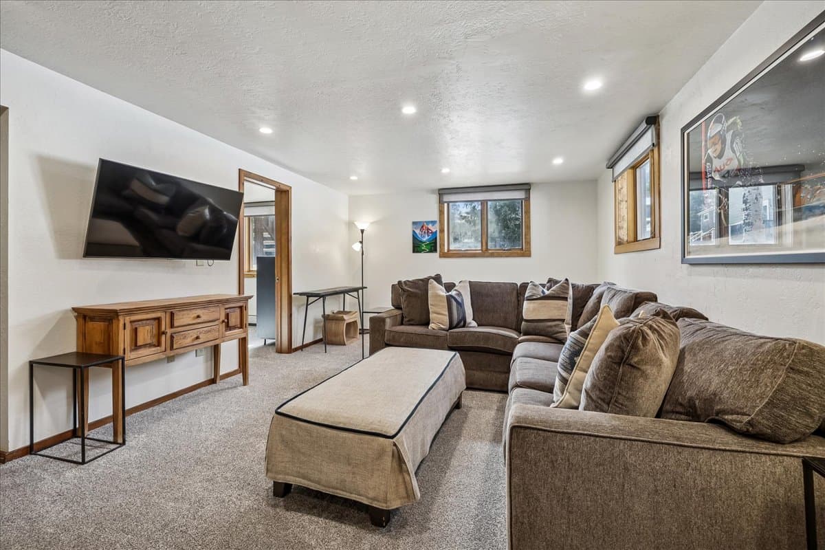 Living Area - Villa Mount Royal - Frisco Vacation Rental