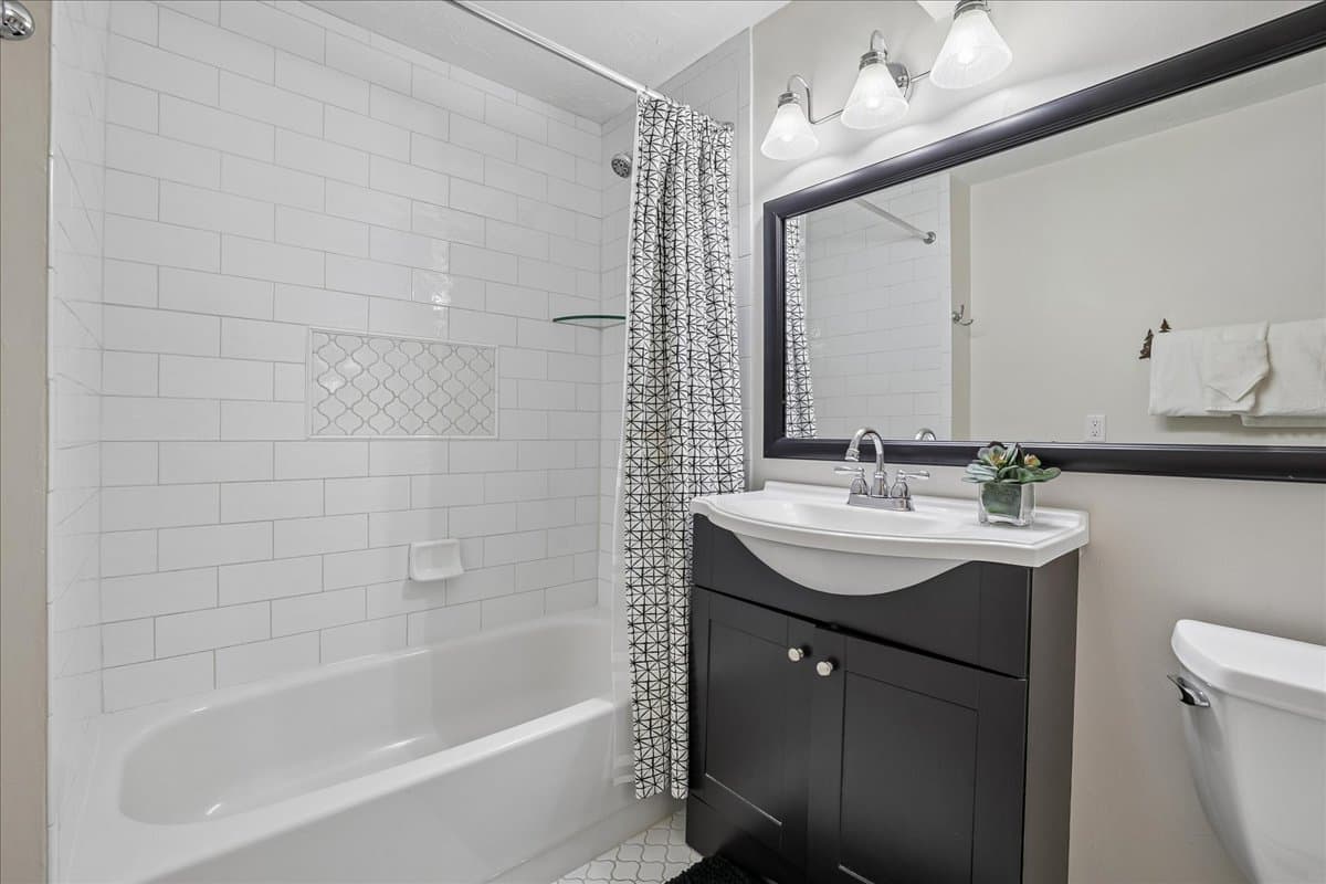 Bathroom - Tenderfoot Basecamp - Dillon Vacation Rental