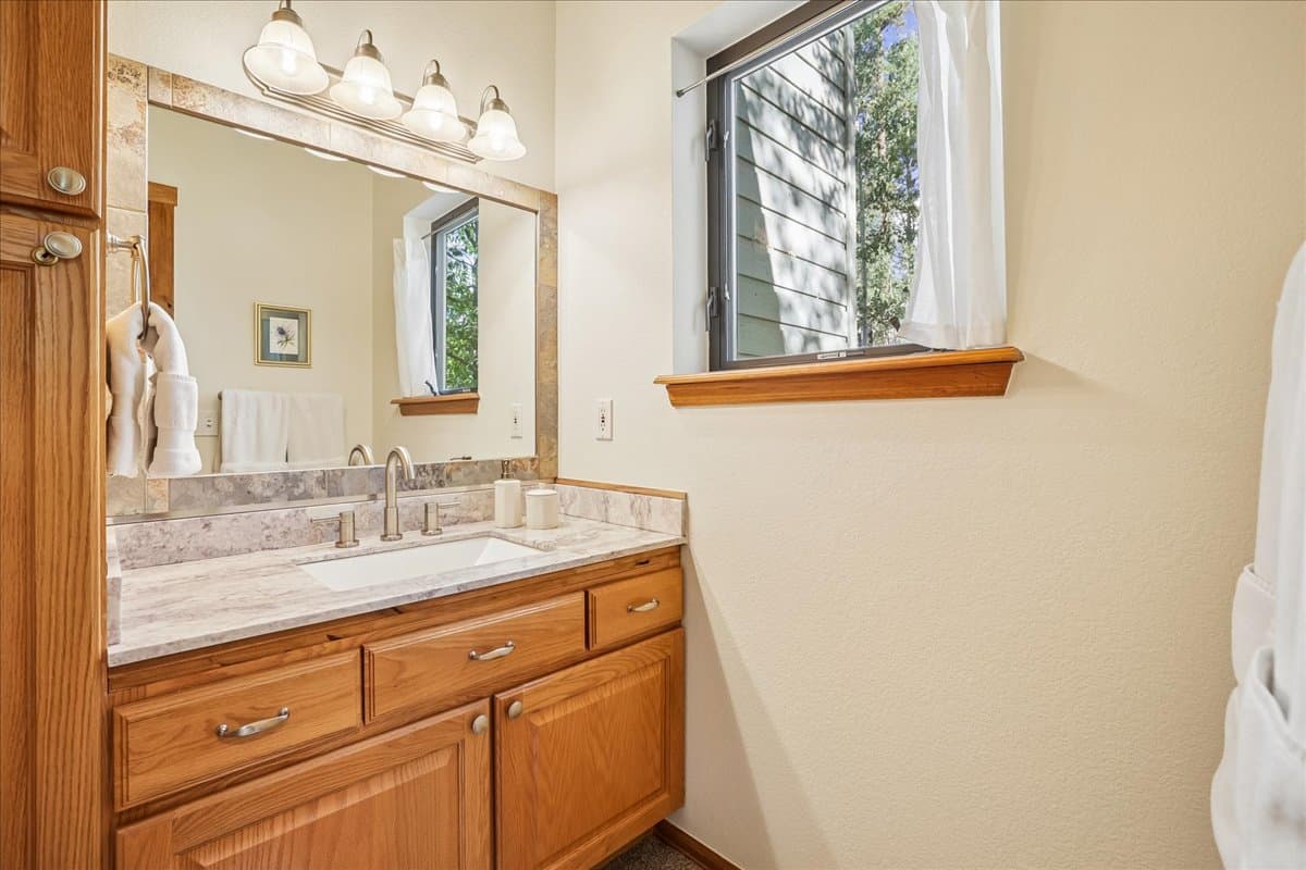Bathroom - Powder and Pines - Breckenridge 30+ Night Rental