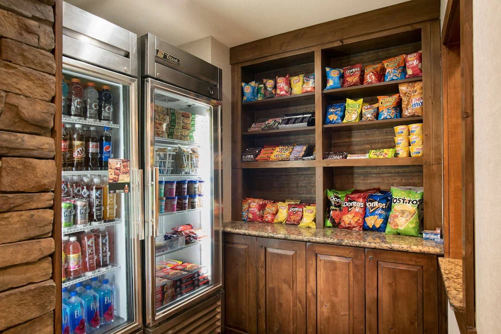 Snack bar