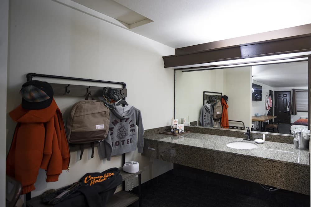 Room amenity