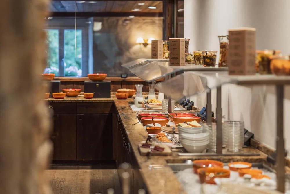 Breakfast area