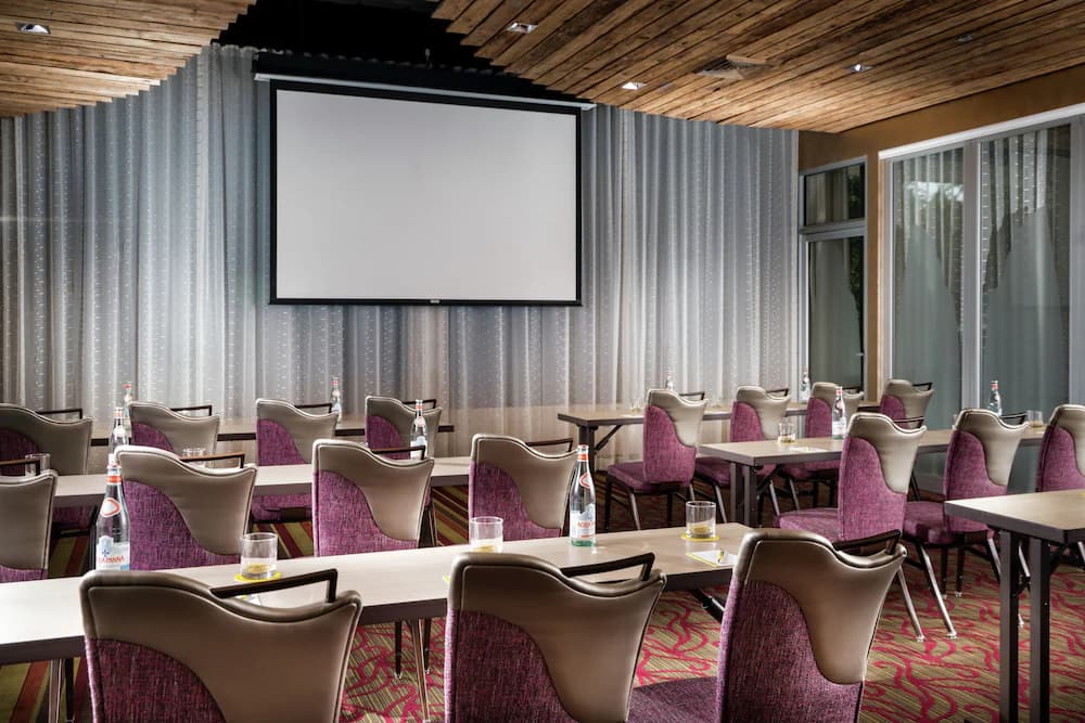 Meeting facility
