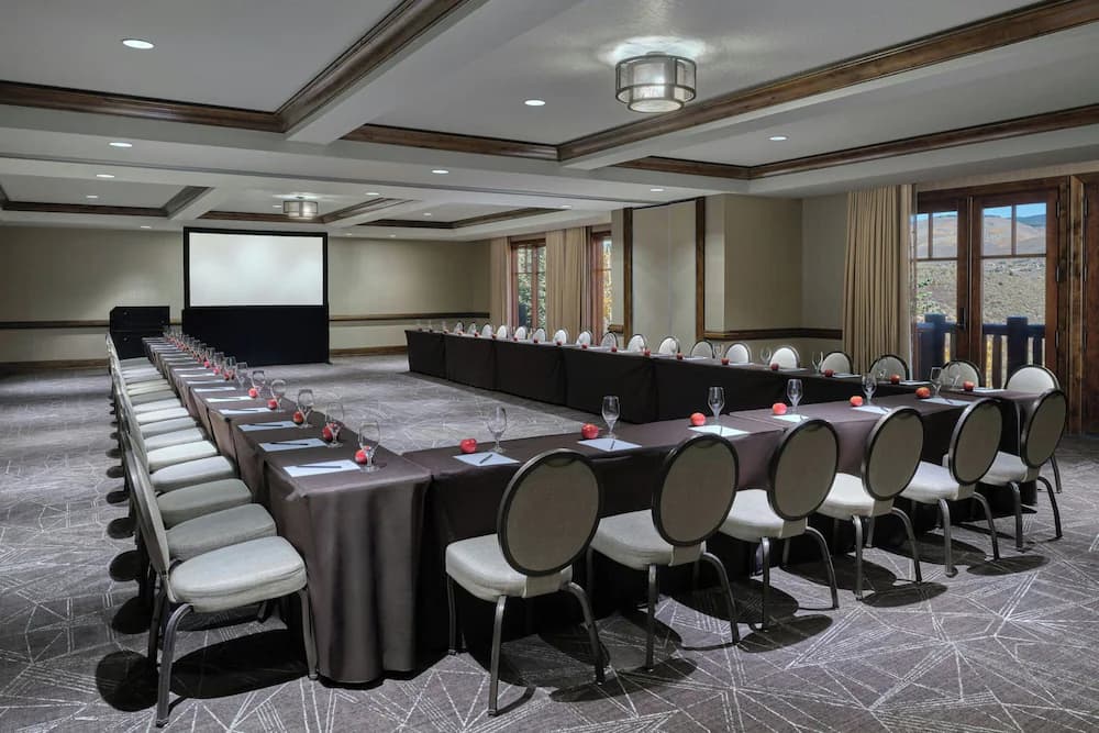Meeting facility
