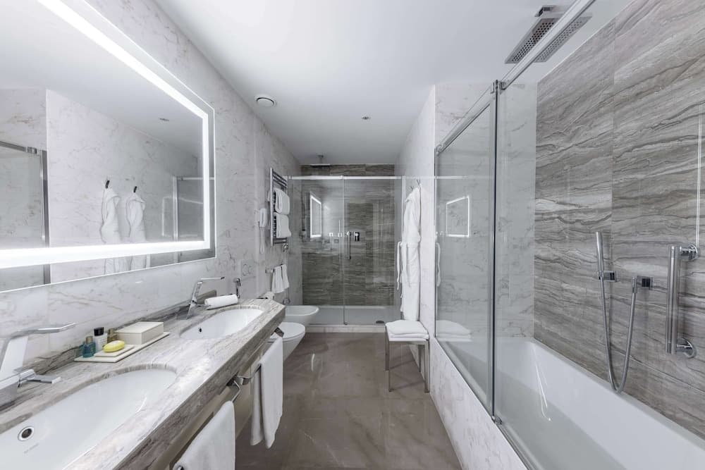 Bathroom shower