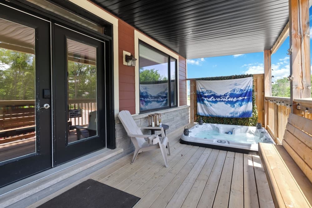 Private spa tub