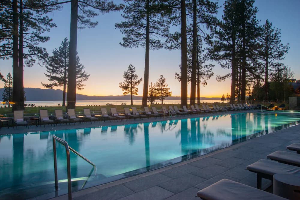 Infinity pool