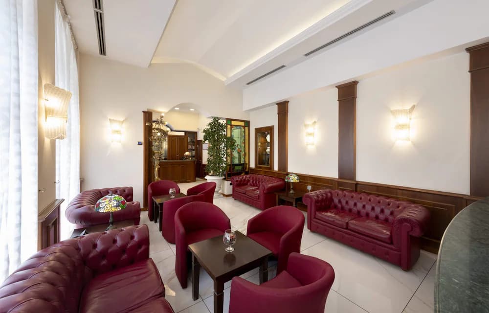 Lobby lounge