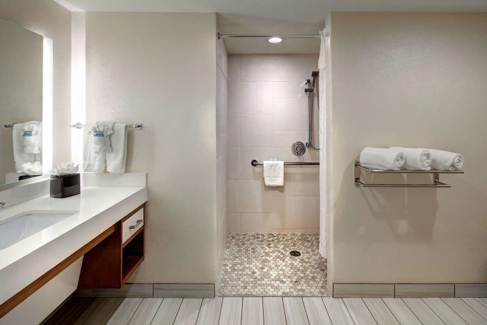 Bathroom shower