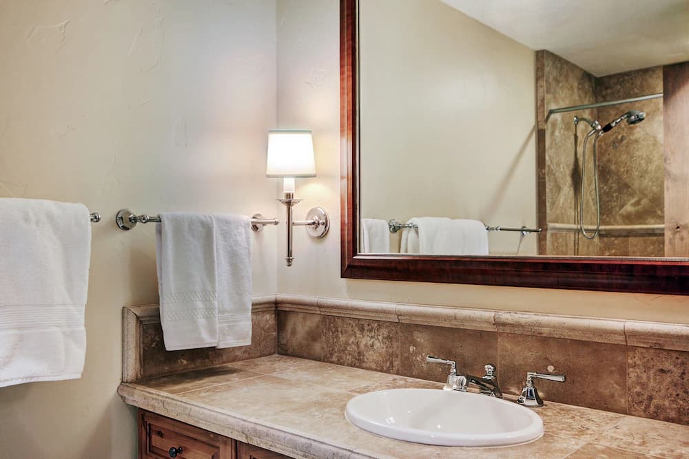 Bathroom amenities