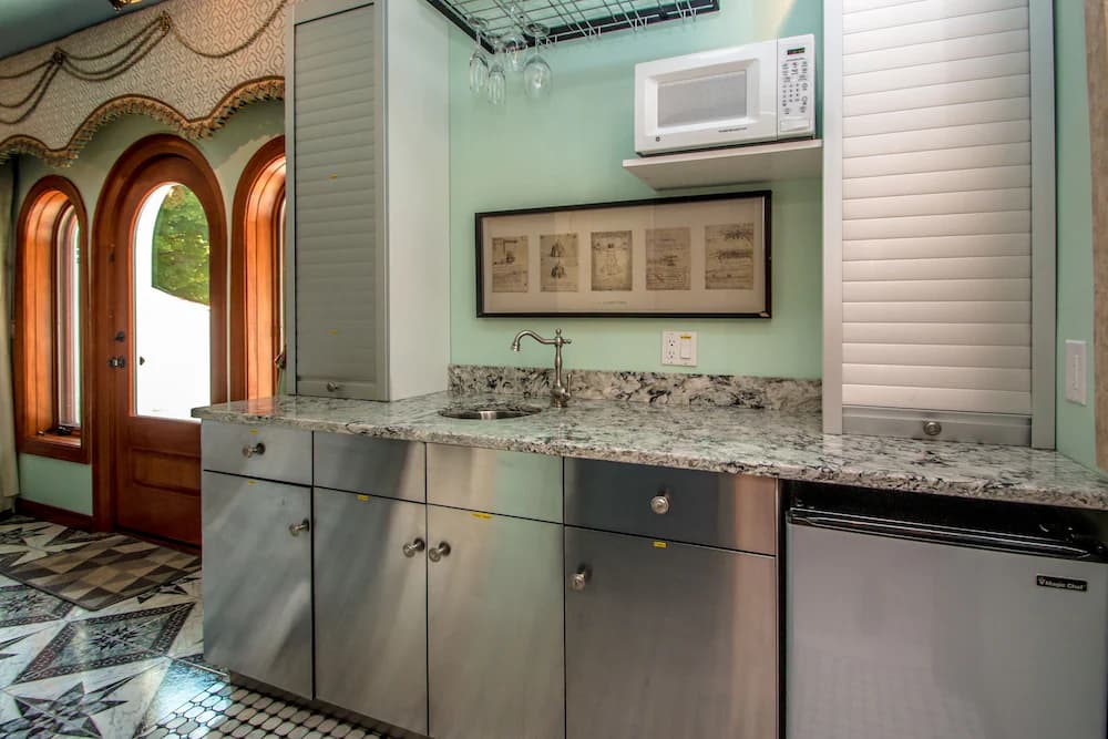 Private kitchenette