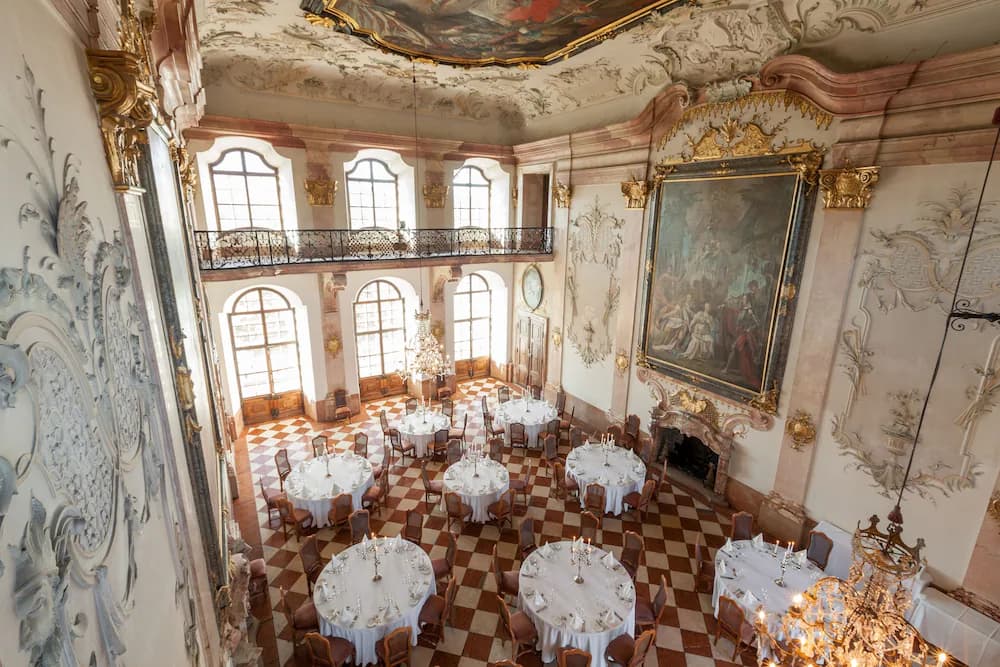 Banquet hall