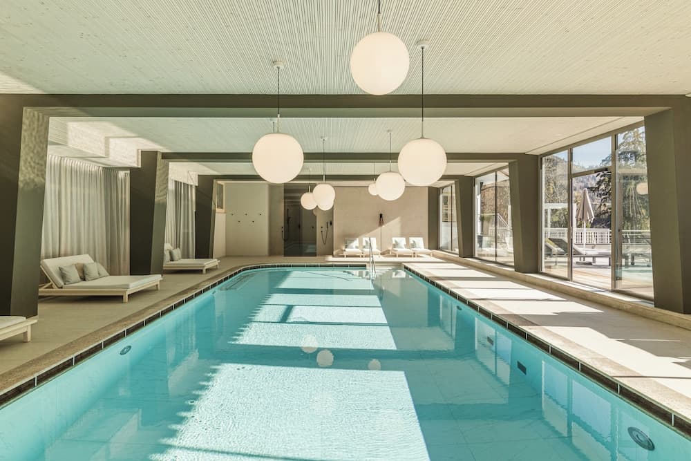 Exercise/lap pool