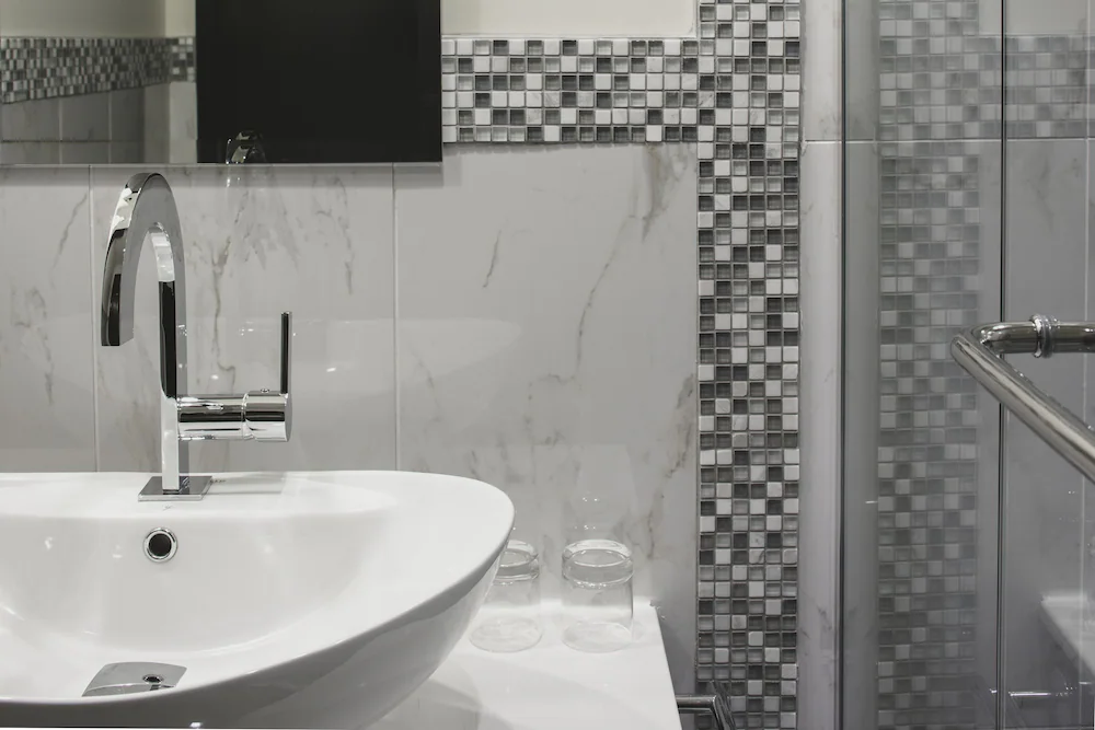Bathroom sink