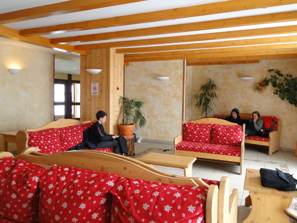 Lobby lounge